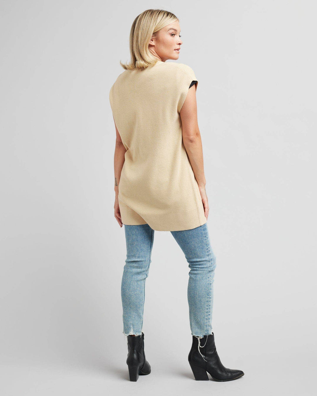 Semester Vest Cardigan in Neutral Color