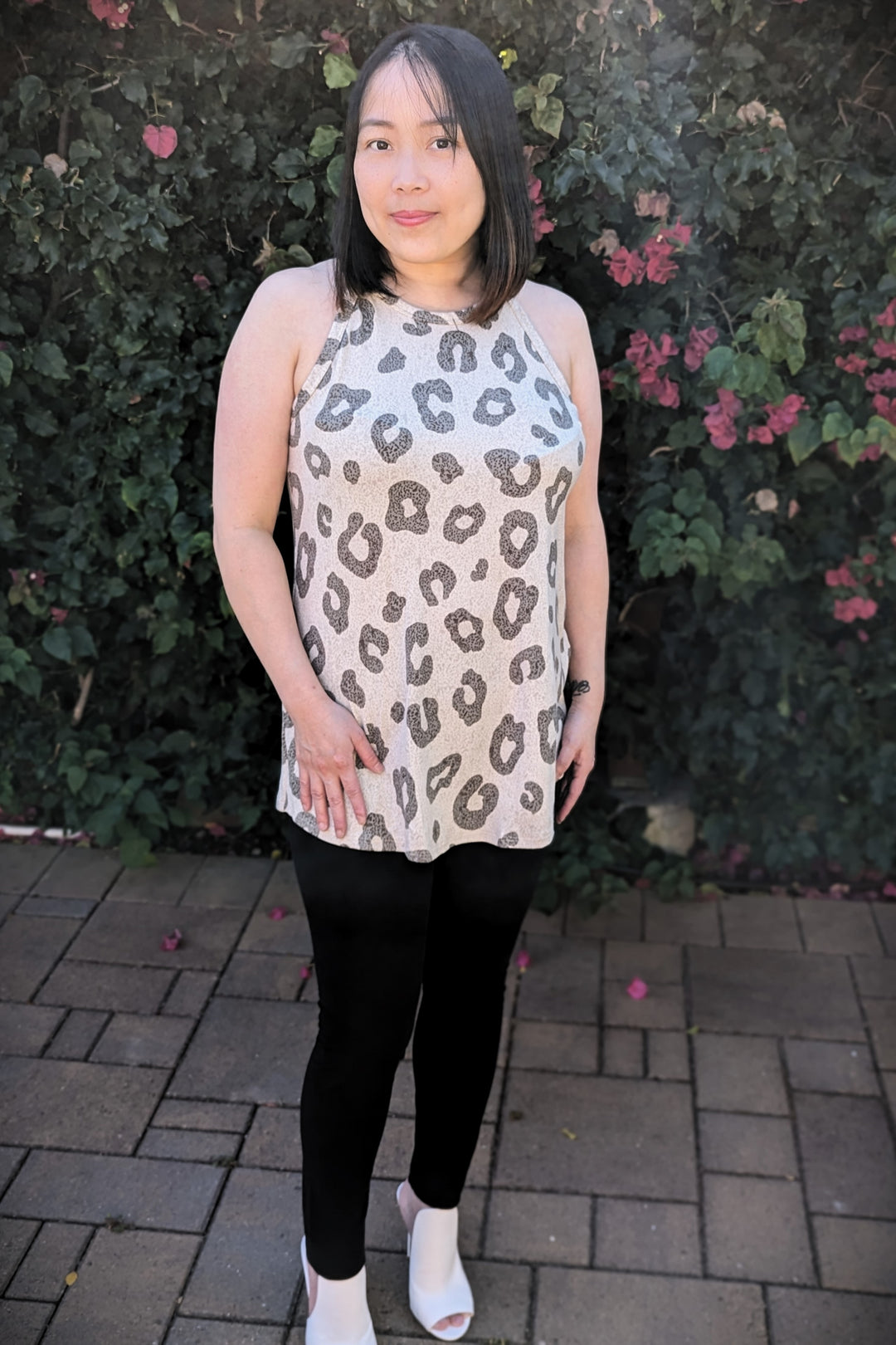 animal print tank top full body