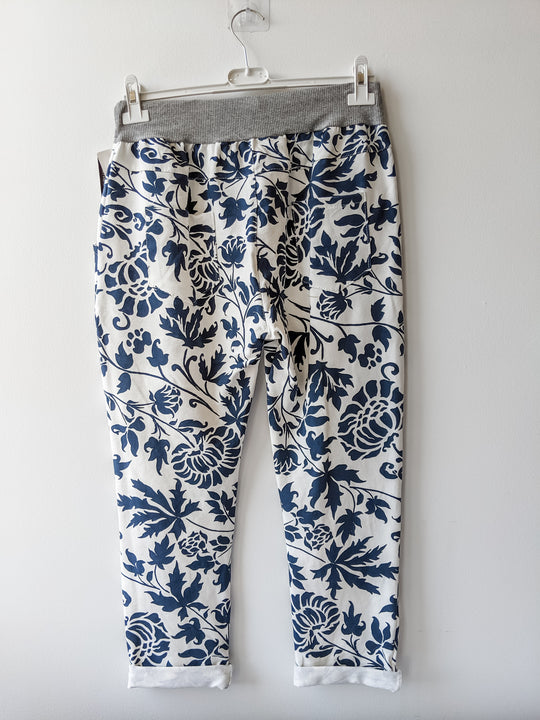 Crop Joggers Floral Print One Size Last ones!